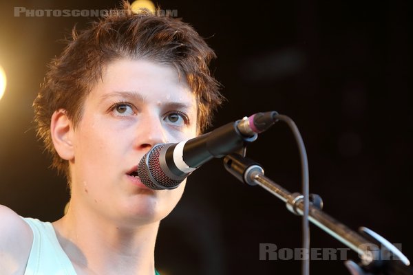 PORRIDGE RADIO - 2022-08-19 - SAINT MALO - Fort de St Pere - Scene des Remparts - 